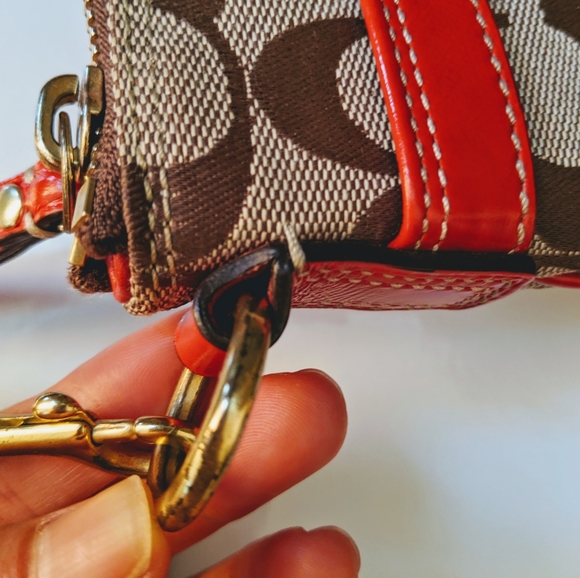 Coach Messenger Crossbody Bag - Picture 2 of 8